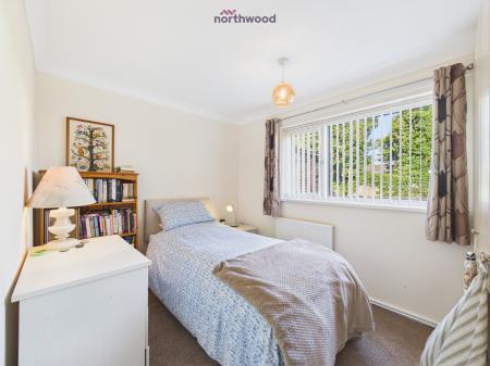 2 bedroom Flat for sale in Smithy Lane, Wrexham, LL12