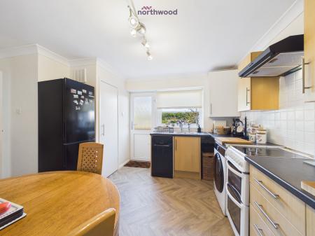 2 bedroom Flat for sale in Smithy Lane, Wrexham, LL12