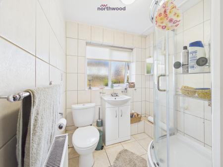 2 bedroom Flat for sale in Smithy Lane, Wrexham, LL12