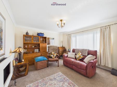 2 bedroom Flat for sale in Smithy Lane, Wrexham, LL12