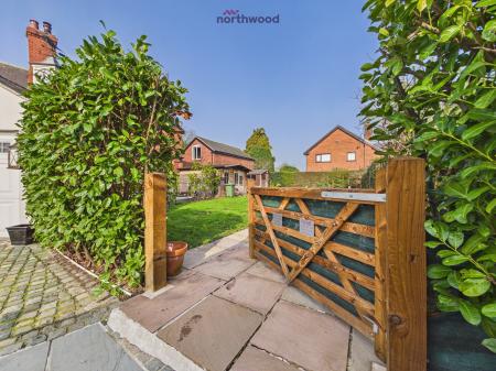 3 bedroom Cottage for sale in Trevalyn, Rossett, Wrexham, LL12