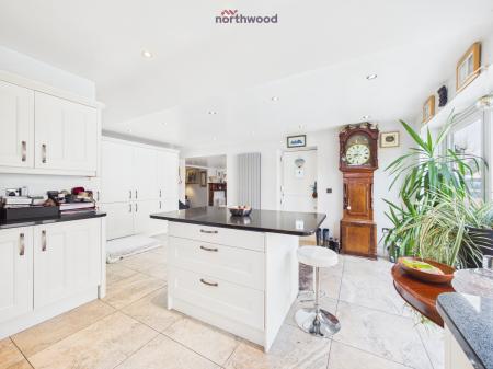 3 bedroom Cottage for sale in Trevalyn, Rossett, Wrexham, LL12