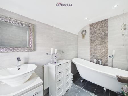 3 bedroom Cottage for sale in Trevalyn, Rossett, Wrexham, LL12