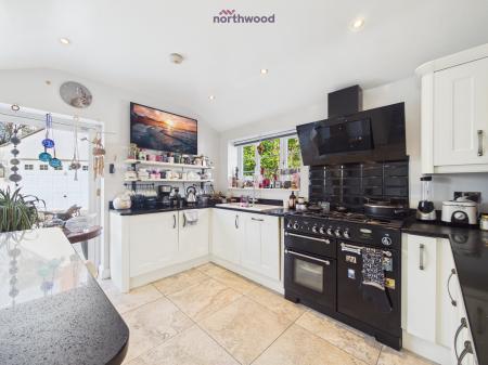 3 bedroom Cottage for sale in Trevalyn, Rossett, Wrexham, LL12