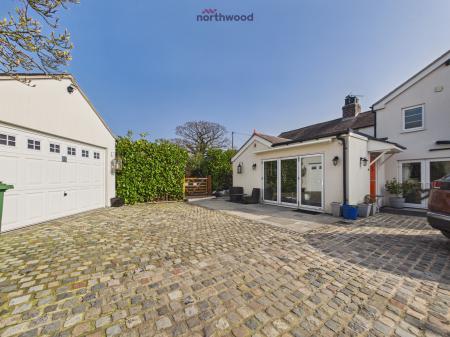 3 bedroom Cottage for sale in Trevalyn, Rossett, Wrexham, LL12