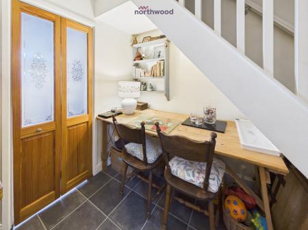 2 bedroom End of terrace house for sale in Victoria Road, Wrexham, LL11