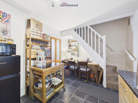 2 bedroom End of terrace house for sale in Victoria Road, Wrexham, LL11
