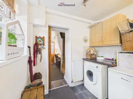 2 bedroom End of terrace house for sale in Victoria Road, Wrexham, LL11