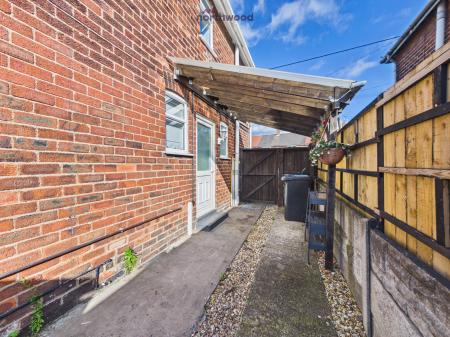 3 bedroom Semi-detached house for sale in Maelor View, Wrexham, LL14