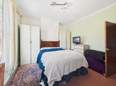 2 bedroom Terraced House for sale in Kingsmills Road, Wrexham, LL13