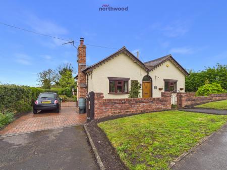 2 bedroom Bungalow for sale in Bryn-Y-Grog Hill, Wrexham, LL13