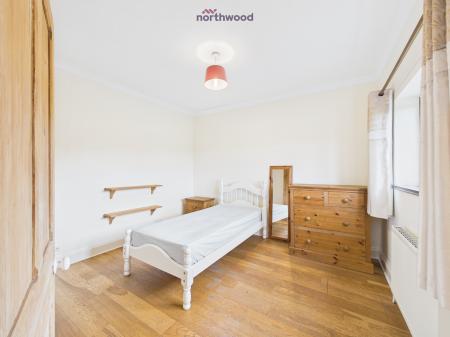 2 bedroom Bungalow for sale in Bryn-Y-Grog Hill, Wrexham, LL13