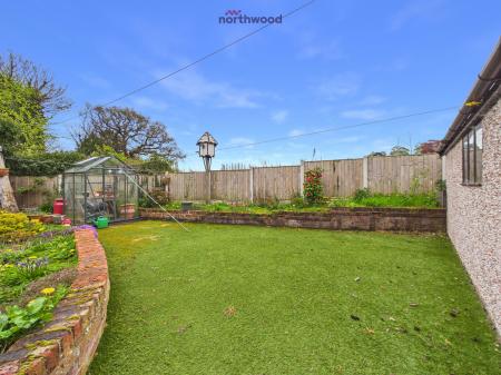 2 bedroom Bungalow for sale in Bryn-Y-Grog Hill, Wrexham, LL13