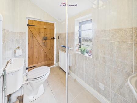 2 bedroom Bungalow for sale in Bryn-Y-Grog Hill, Wrexham, LL13