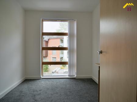 2 bedroom Flat to let in Bentley Place, Wrexham, LL13