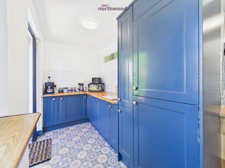 3 bedroom Semi-detached house for sale in Chester Road, Wrexham, LL12