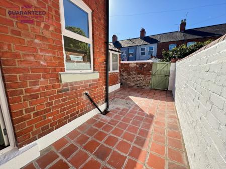 2 bedroom Terraced House to let in Hampden Road, Wrexham, LL13