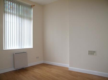 1 bedroom Flat to let in Chester Street, Wrexham, LL13