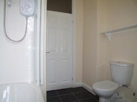 1 bedroom Flat to let in Chester Street, Wrexham, LL13