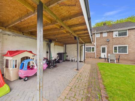 3 bedroom Semi-detached house for sale in Herbert Jennings Avenue, Wrexham, Wrexham, LL12