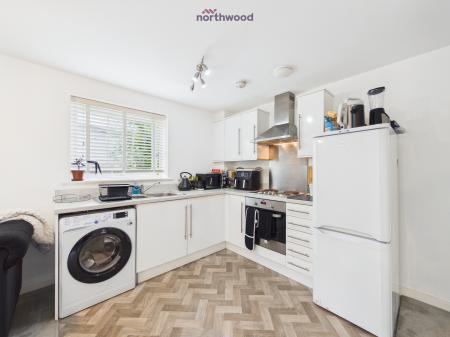 2 bedroom Flat for sale in Llys Nantgarw, Wrexham, LL13