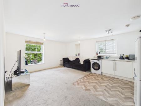 2 bedroom Flat for sale in Llys Nantgarw, Wrexham, LL13