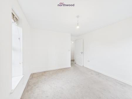 2 bedroom Flat for sale in Llys Nantgarw, Wrexham, LL13