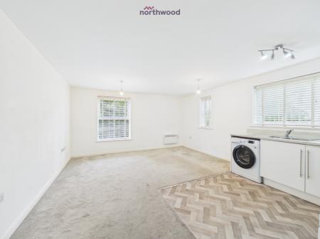 2 bedroom Flat for sale in Llys Nantgarw, Wrexham, LL13