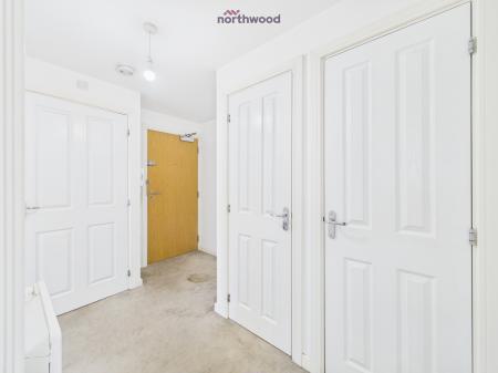 2 bedroom Flat for sale in Llys Nantgarw, Wrexham, LL13