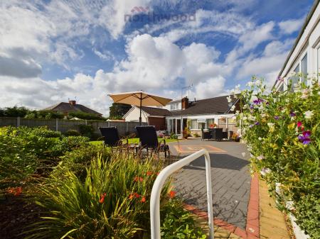 2 bedroom Semi-detached bungalow for sale in Crathie Place, Wrexham, LL11