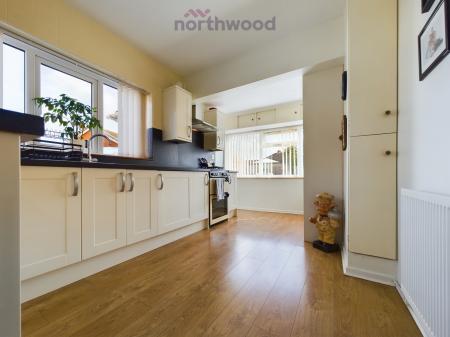 2 bedroom Semi-detached bungalow for sale in Crathie Place, Wrexham, LL11