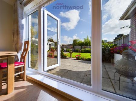 2 bedroom Semi-detached bungalow for sale in Crathie Place, Wrexham, LL11
