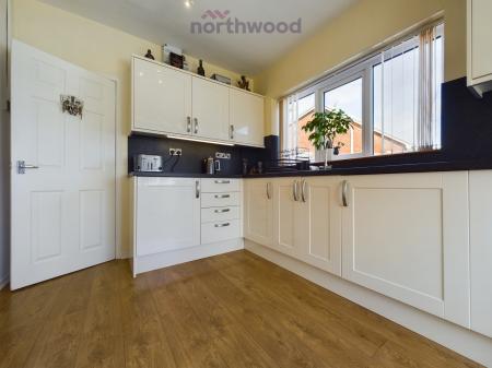 2 bedroom Semi-detached bungalow for sale in Crathie Place, Wrexham, LL11