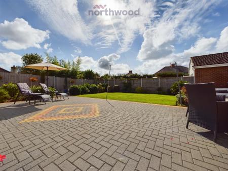2 bedroom Semi-detached bungalow for sale in Crathie Place, Wrexham, LL11