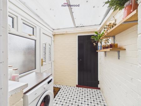 2 bedroom Terraced House for sale in Tan Y Dre, Wrexham, LL13