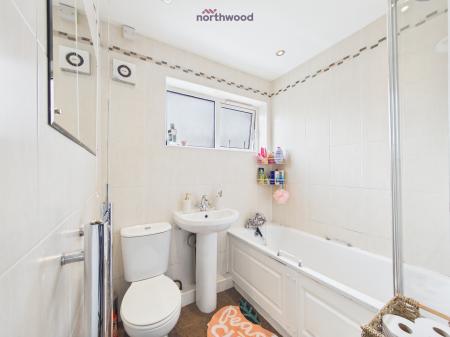 2 bedroom Terraced House for sale in Tan Y Dre, Wrexham, LL13
