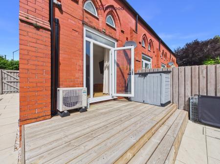 2 bedroom Character Property for sale in St. Albans Road, Wrexham, LL11