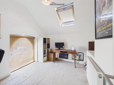 2 bedroom Character Property for sale in St. Albans Road, Wrexham, LL11