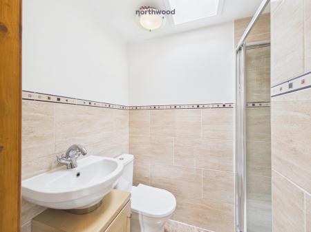 1 bedroom Bungalow for sale in High Street, Wrexham, LL12