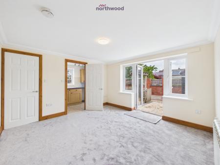 1 bedroom Bungalow for sale in High Street, Wrexham, LL12