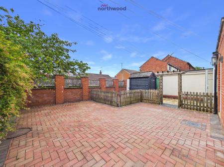 1 bedroom Bungalow for sale in High Street, Wrexham, LL12