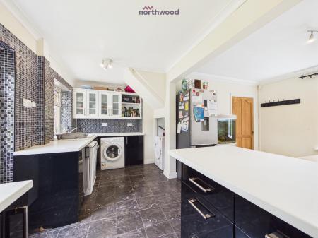3 bedroom Semi-detached house for sale in Chestnut Avenue, Wrexham, Wrexham, LL12