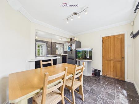 3 bedroom Semi-detached house for sale in Chestnut Avenue, Wrexham, Wrexham, LL12