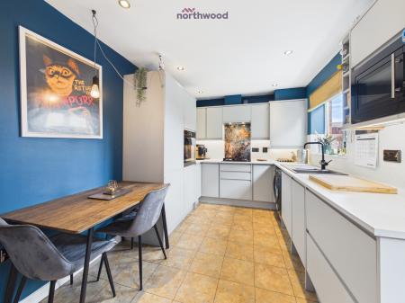 4 bedroom Semi-detached house for sale in Heulfan Way, Gwersyllt, Wrexham, LL11