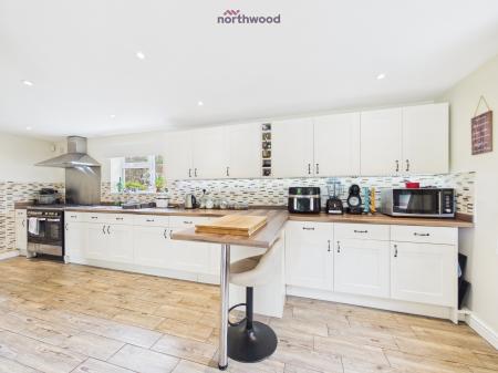 4 bedroom Semi-detached house for sale in Coed Y Felin Road, Brymbo, Wrexham, LL11