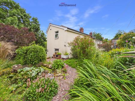 4 bedroom Semi-detached house for sale in Coed Y Felin Road, Brymbo, Wrexham, LL11