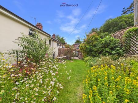 4 bedroom Semi-detached house for sale in Coed Y Felin Road, Brymbo, Wrexham, LL11