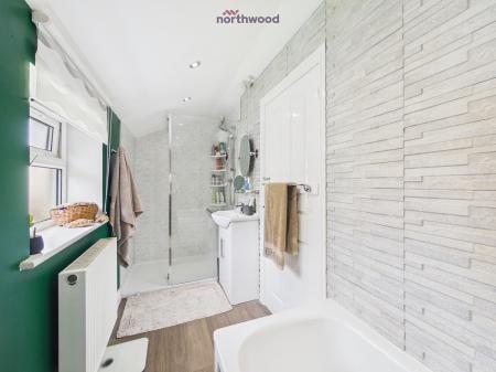 4 bedroom Semi-detached house for sale in Coed Y Felin Road, Brymbo, Wrexham, LL11