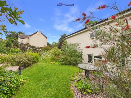 4 bedroom Semi-detached house for sale in Coed Y Felin Road, Brymbo, Wrexham, LL11