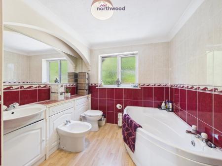 4 bedroom Detached house for sale in Mostyn Road, Wrexham, LL11